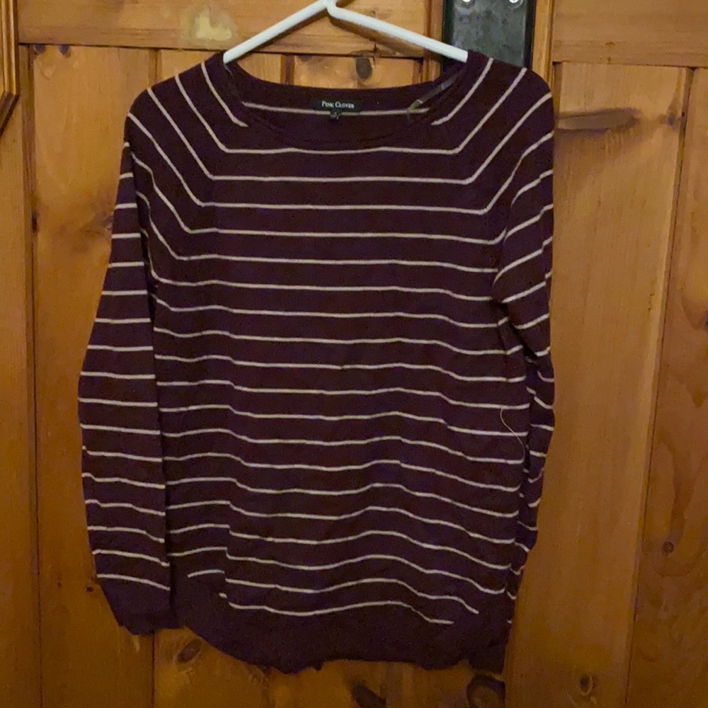 Size Small long sleeve sweater Pink Clover